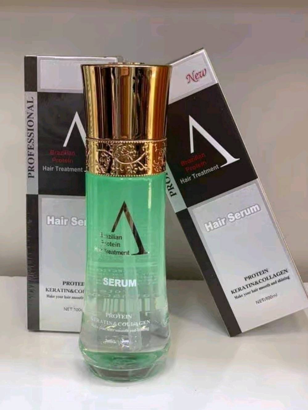 ✨ سيروم A البروتين البرازيلي 💯 الاحترافي للشعر (Professional A Brazilian Protein Hair Serum) بتركيبة "SPRFENFRUITS"، مخصص لترميم وعلاج الشعر التالف والمتقصف والباهت. يبلغ حجم العبوة 100 مل، وهي غنية بمزيج ثلاثي من الكيراتين والكولاجين والبروتين.

الفوائد الأساسية :- 
✨إصلاح التلف يعيد بناء ألياف الشعر المتضررة نتيجة الصبغات، السحب، والتعرض للحرارة العالية.
✔️ تنعيم فوري  يمنح الشعر ملمساً انسيابياً ناعماً (كالحرير) ويضيف لمعاناً صحياً جذاباً.
✔️ محاربة الهيشان والنفشة يقضي على تطاير الشعر والتشابك، مما يسهل عملية تصفيفه وتمشيطه.
✔️ تركيبة خفيفة يتميز بامتصاصه السريع، ولا يترك أي أثر دهني أو ثقل على خصلات الشعر.

💢 طريقة الاستخدام الصحيحة 🧴تنظيف الشعر: يُفضل استخدام السيروم بعد غسل الشعر بالشامبو والبلسم.التجفيف الجزئي: يجفف الشعر بالمنشفة حتى يصبح رطباً (شبه مبلل).التدفئة والتوزيع: توضع بضع قطرات (1-2 نقطة) على كف اليد وتفرك جيداً لتدفئتها.التطبيق: يوزع السيروم بالتساوي على خصلات الشعر بدءاً من المنتصف وحتى الأطراف الجافة، مع تجنب وضعه على فروة الرأس تماماً.
#الاصلي المنشأ امريكي🇺🇸 💯
السعر 10000
🚘 يوجد خدمة توصيل لجميع محافظات العراق