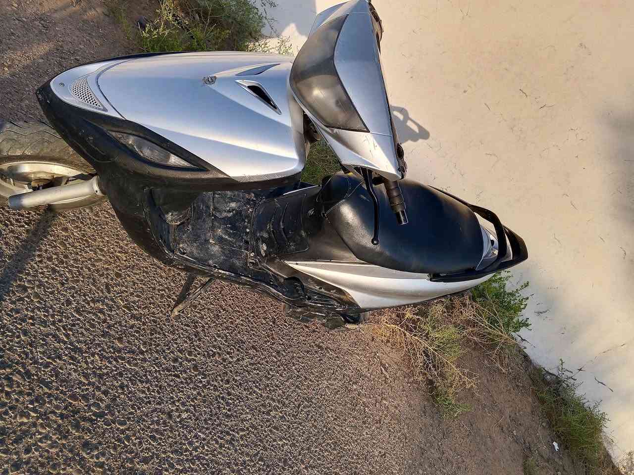 سلام عليكم دراجة ماكس 140 دراجة نضيفه يرادله شويه ترتيبات دراجه محركها حلو دراجة شوفت عينك السعر 275 وبيها مجال مكاني الرمادي الرقم ***********
