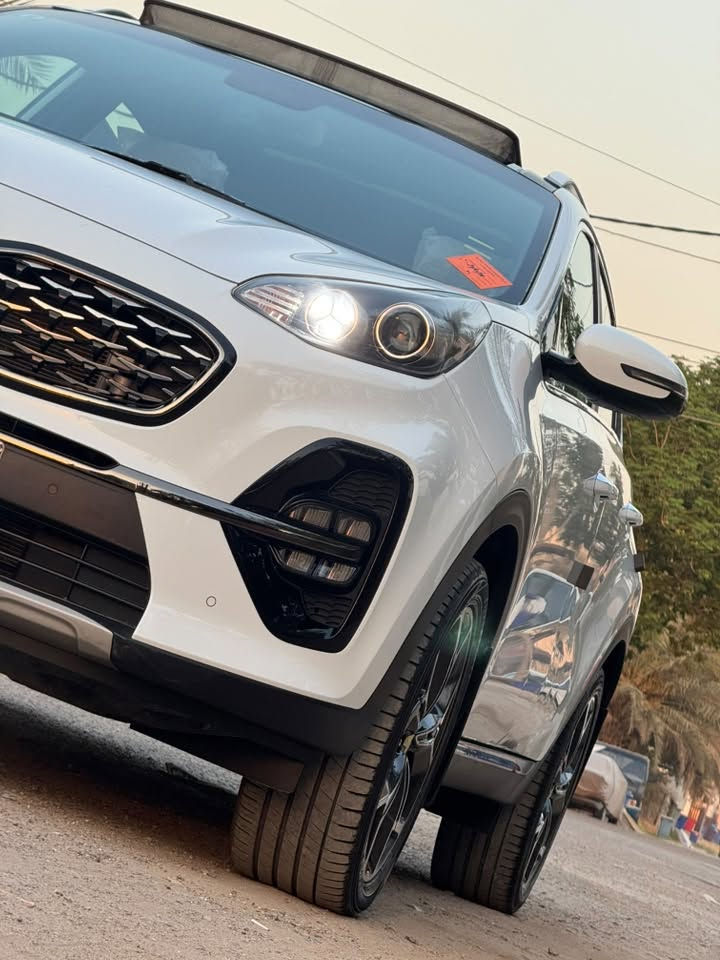 تحية طيبه
سبورتج خليجي موديل ٢٠٢١ (جي تي لاين)
Gt lien
رقم بغداد الدولي الجديد
 مشروع وطني مجددة السنوية الى ٢٠٣١
اللون ابيض 
ماشية ٣٣ الف كم فقط 

 🔺السيارة مكفولة كفاله عامة من كلشي (كفالة من الصبغ والتبديل وتعديل والحالوب كفالة عامة)

🔺ضمان (الشركة الدولية ٥ سنين)
طبعاً ال جي تي لاين مواصفات معروفة اعلى مواصفات بلسنبة للسبورتج واخر سنة بهذا الشكل 

فوووووول مواصفات ومعروفه مواصفات الجي تي لاين
مواصفاته /
⬅️بانوراما 
⬅️بصمة تشغيل
⬅️بصمة ابواب
⬅️ تشغيل عن بعد
⬅️جنطة كهرباء + ذكية
⬅️كير بوكس ٦ نمر
⬅️شاشة أبل كار بلي 
⬅️هاند بريك بصمة
⬅️اريل نفكيشن
⬅️كراسي ٢ كهرباء
⬅️كاميرا دوارة 
⬅️حساس امامي 
⬅️حساس خلفي
⬅️محرك ٢٠٠٠ دوش
⬅️داخل جلد لونين حمصي اصلي 
⬅️نضام ترحيب 
⬅️مراية جانبيه متحركه مع اضائة فلشر
⬅️كشاف زنون رباعي
⬅️اوتو هولد
⬅️نضام نزول منحدرات
⬅️البك لايت لد 
⬅️مدخل يو اس بي 
⬅️بلوتوث
⬅️مخرج طاقة ثلاثي
⬅️لد نهاري
⬅️شاحن واير لس 
⬅️نضام اي بي سي
⬅️كتات جي تي امامي 
⬅️كتات جي تي خلفي
⬅️فول تحكم ستيرن 
⬅️الترايش برونز
⬅️دوس كروم
⬅️ماسحات اوتو
⬅️اشاير بلمري
⬅️ثلاثة انضمة قيادة
⬅️ويل ١٩ 
⬅️الداخل اسود لماع مميز
⬅️الستيرن رياضي D 
⬅️اوتو ميديا
⬅️المراية الوسطية اوتو تدم
⬅️دوسات الامنيوم
⬅️كشنات رياضي
⬅️نضام ايزو فكس 
⬅️برده جنطة خلفية 
⬅️شاحن واير ليس  
⬅️شفتات مقود الستيرن
⬅️كشافات هيلوجين زنون أبيض
⬅️الاضاءه الداخليه لد أبيض
⬅️ايرباكات فول عدد ١٠
⬅️يدات نيكل 
⬅️قطعتين تبريد
⬅️علامة سبورتج بلابواب

🔺السيارة بعده ع وضعية الشركة النايلونات الفابلون جميع العدة بعده ع وضع الشركة
وحتى الارضيات بعده بنايلون الشركة 
حتى البصمة الثانية بعد بنايلون الشركة 

واضافة السيارة ع وضعيته من الشركة لان ع نفس الايد وحده من استلامة 
الفابلون الداخلي والخارجي اكثريته موجوده من استلامه 

🔺وطبعاً السيارة داخلة هزه جديدة قبل ايام 
ومحول الارقام الجديدة الدولية
وب اسمي
ومجدد السنوية الى سنة ٢٠٣١
 ومن كلشي كاملة يعني الياخذه
 ميحتاجله شي 
تحويل ثاني يوم

السياره سعره ٢١٨ ورقة
(دفتيرن و ١٨ )
ومكان السيارة بغداد
وهذا رقمي 
***********
