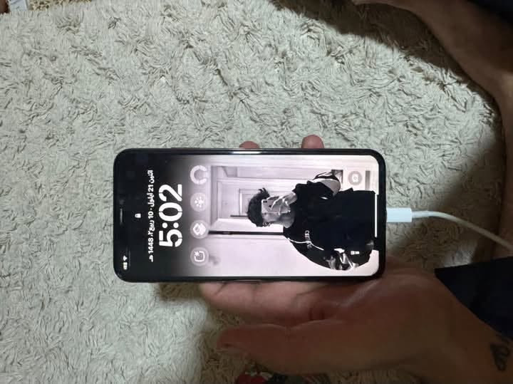 سلام عليكم اكس ماكس للبيع
شاشه مكسور شويه ول ضهر فيس إيدي عاطل 
ذاكره 64 بطاريه مبدل بس 
سعر 150 قفلو مستعجل للبيع مكاني موصل ايسر 
واتساب ***********

نص مكتوب في الصور:
- 5:03 23 البطارية حالة البطارية والشحن رسالة مهمة حول البطارية غير قادر على التحقق من أن هذا الـ iPhone يحتوي على بطارية أصلية من Apple. قد لا تكون التفاصيل الواردة من هذه البطارية دقيقة. لمعرفة المزيد الحد الأقصى للقدرة 100% هذا قياس لقدرة البطارية مقارنة بقدرتها عندما كانت جديدة. قد تتسبب القدرة المنخفضة بتقليل ساعات الاستخدام بين عملية الشحن والأخرى. أقصى قدرة للأداء الـ iPhone غير قادر على تحديد عمر البطارية. شحن البطارية المحسن للحد من استنزاف عمر البطارية، يتعلم الـ iPhone من عادات الشحن اليومية، بحيث ينتظر ولا يتجاوز 80% حتى يحين موعد حاجتك إلى استخدامه.