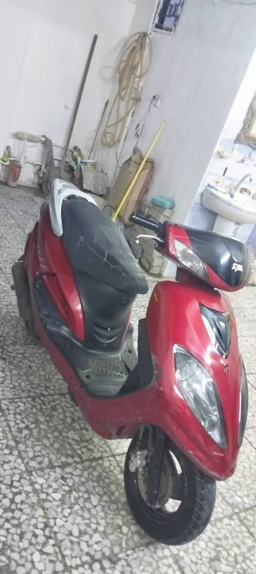 دراجة سيام كوري نكره سلف محرك حلو ترايهه يخبل كهربائيات شغاله الدراجه حلوه مال شغل السعر   350 مكاني حي السفير قريب ع العبيدي رقمي  ***********
