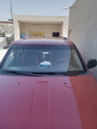 جيب لاريدو ٢٠٠٦ للبيع او مراوس جاهزه من كل شي اي نقص مابيها مكينه ٣٧٠٠...