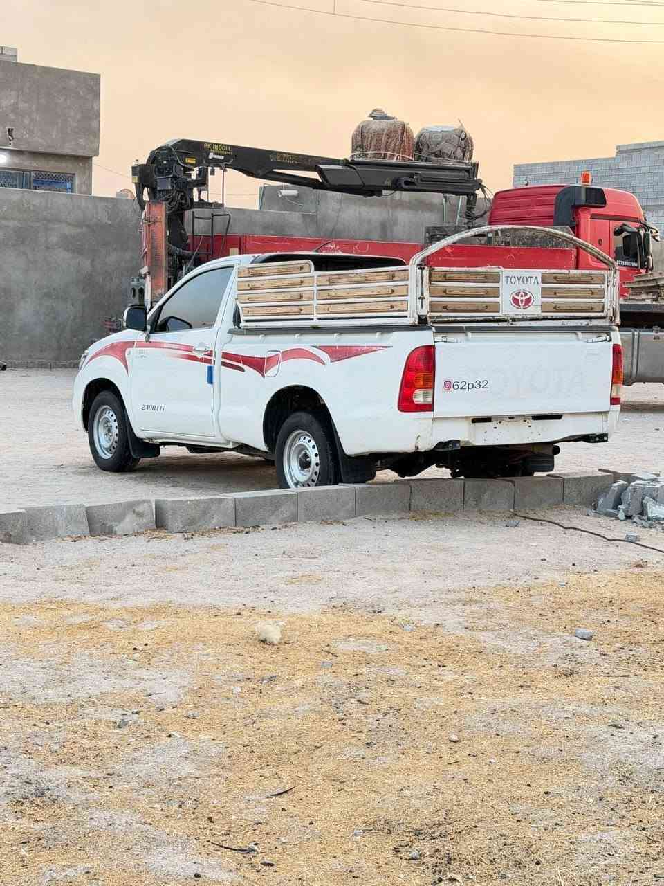 سلام عليكم سيارة جديده البيع كفاله عامه تبريد شغال  ثلاجه رقم واسط  مكينه جديده لا تبخير ولا تنقيص
سيارة خير من الله مال جناي 
***********
