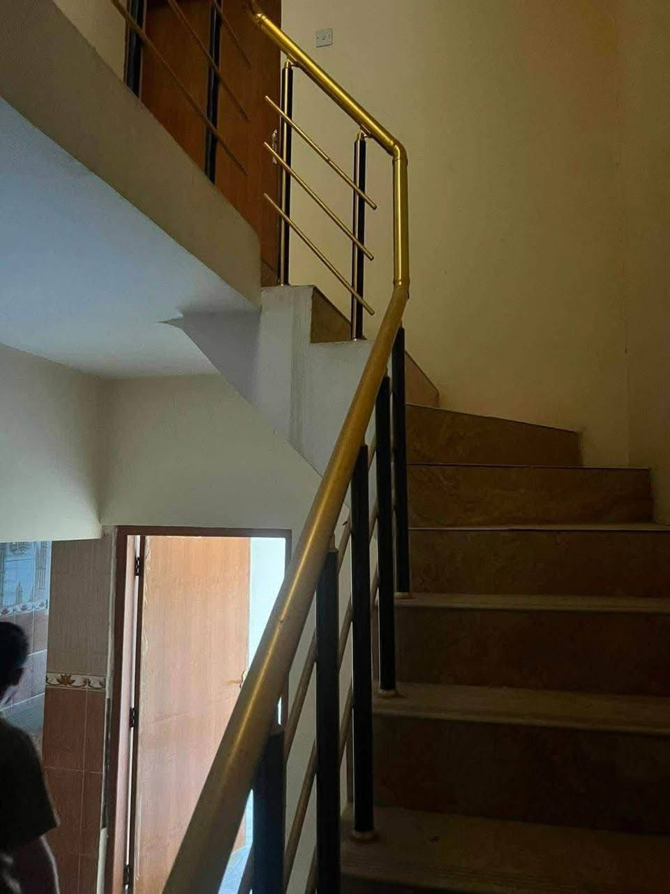 🏠 للإيجار في السيدية | 750 ألف وقابل للتفاوض

✨ دار مساحة 50 متر

🔹 يتكون من:
• غرفتين نوم 🛏️
• مطبخ 🍳
• صالة 🛋️
• خدمات بكل طابق 🚿

💰 بدل الإيجار: 750 ألف وقابل للتفاوض

📞 للاستفسار والتواصل:
***********

🏢 مكتب قمر للوساطة العقارية
📍 عنوان المكتب: مدخل شارع الآمن

🔑 يتوفر كافة عروض الإيجارات في منطقة السيدية
