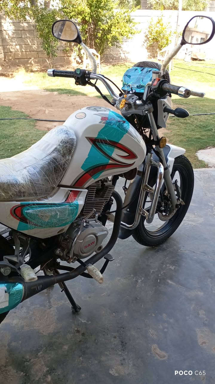 سلام وعليكم سنكي ساو للبيع موديل 24 محرك 150أوراق اصوليه  بصمه موجوده موطور كامل مكمل اي نقص مابيه السعر مليون و300وبيه مجال مكاني الضلوعيه  
***********
