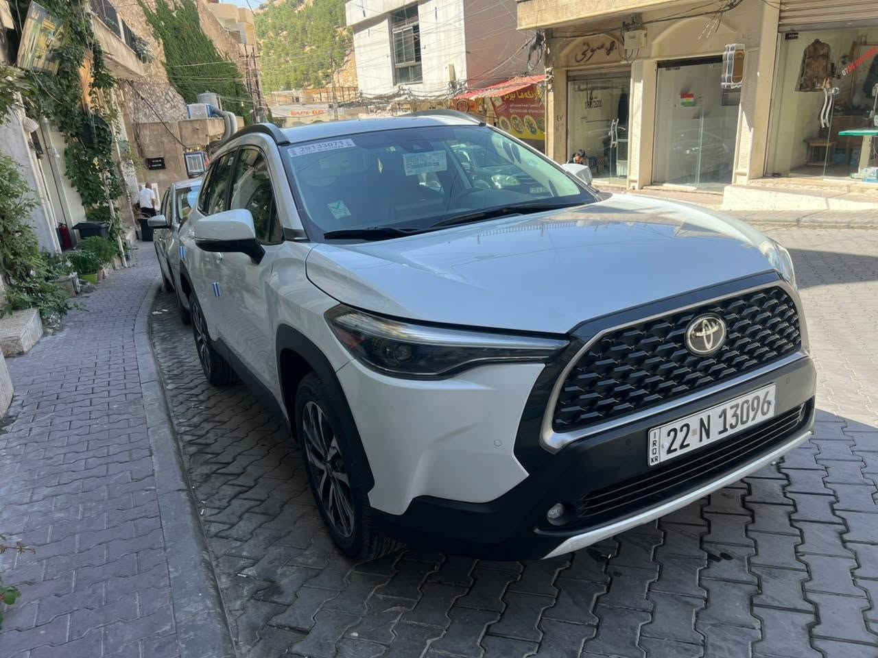 كرولا كروز أمريكي موديل 2022 مواصفات XLE فول بدون سلايت بيه 3 قطعه صبغ جملخ خلفي أو بابين  بدون داخل بدون ايرباك حجر رادار كولو بلادي ماشيه 39 ميل مكان سياره عقره تلفون *********** سعر 167 حادث مع رقم شاصي موجود بل صوره
