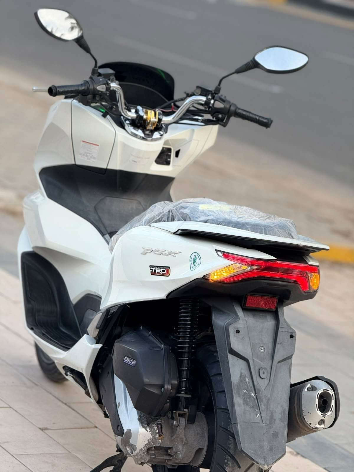 PCX الجيل الرابع • ياباني • مكينة ١٦٠