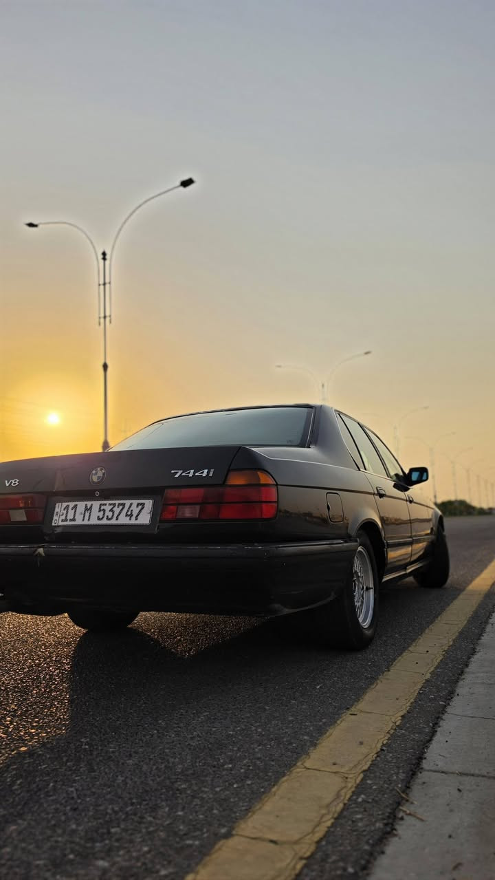 بي ام دبليو 744i • V8 • رقم بغداد