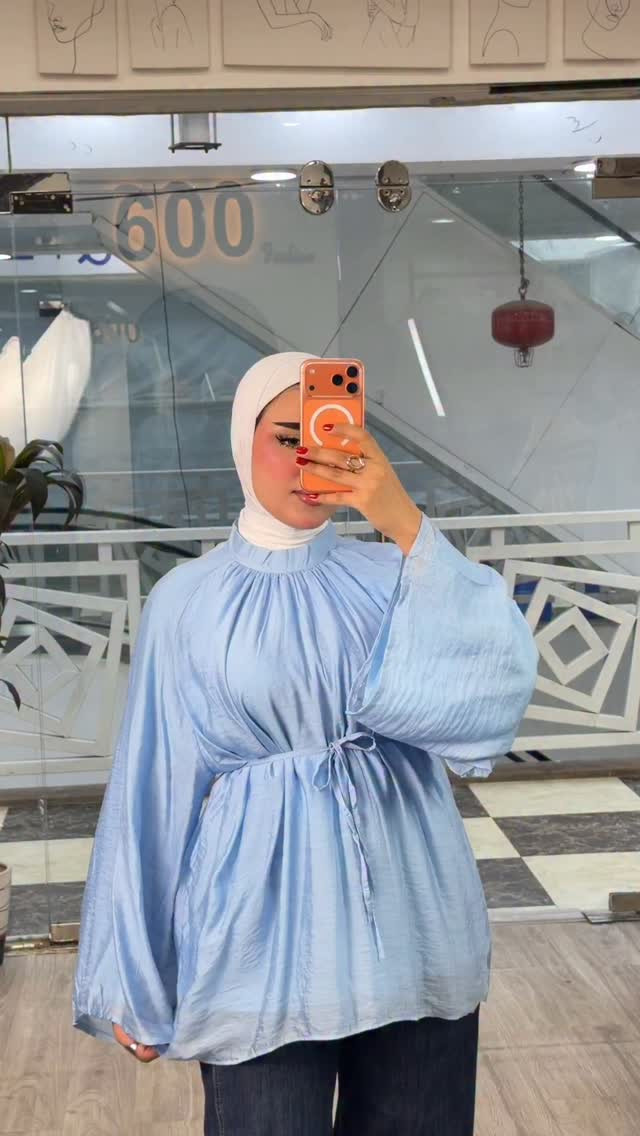⁨	القميص توفر ب 5 الوان ✔️🤍

قياسات S M L XL قالب راهي 🫰🏻

فرع جواهر مول ط3 📍طول قميص 75 سم

توصيل متوفر للحجز دايركت 📩⁩
