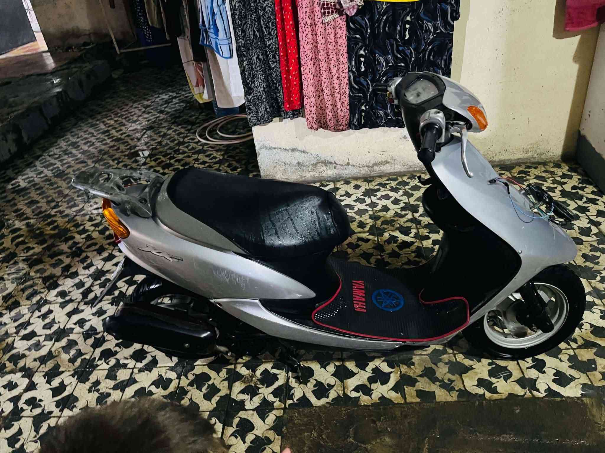 سلام عليكم ماطور للبيع محرك ما مفتوح قبق هندره بس مبدل قايش كهربائية شغل سلف يردله بطارية ماطور نضيف مكاني حي بكر قرب جامع بديع رقم *********** سعر ٤٥٠ بي مجال
