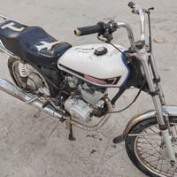 اربعه كير • مكفولة • يدخن