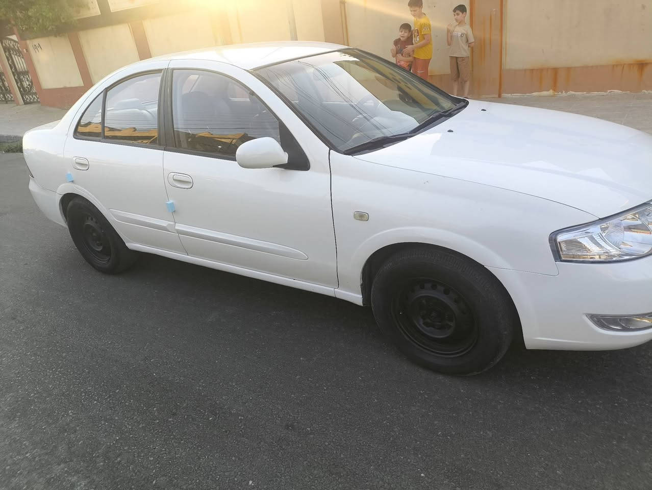 نيسان صني سامسونك كوري مكفولة من الصبغ ما عدا شبر بالجاملغ الأيمن وكارت بالجاملغ الأيسر..كير ومكينه مال كصه تبريد ثلج 
..منظومه غاز ..السعر ٩٥ 
***********
***********
موصل الأيسر
