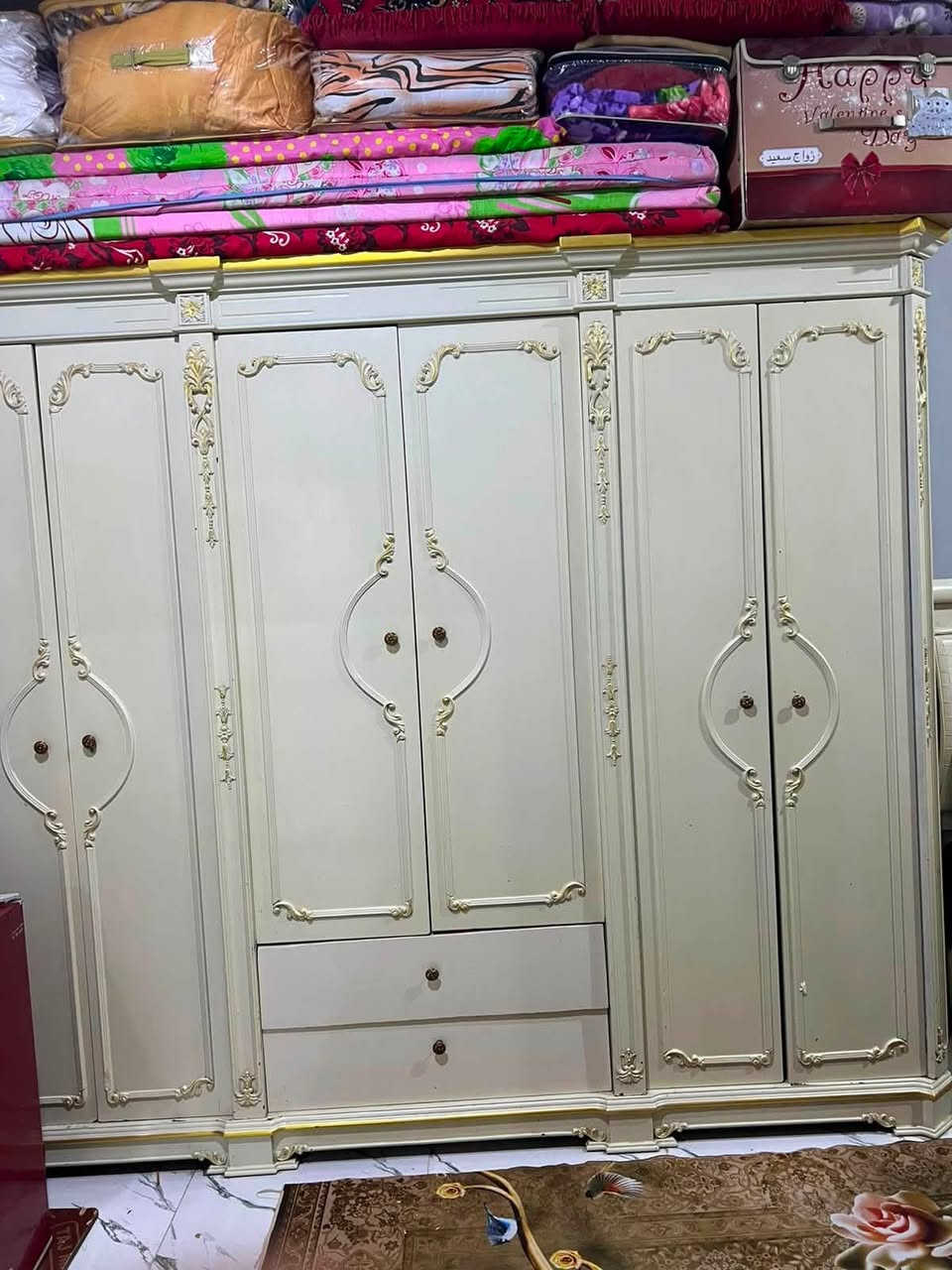غرفه نوم كويتي نضافه 90
خمس قطع مكان بصره زبير 
رقم الهاتف ***********
