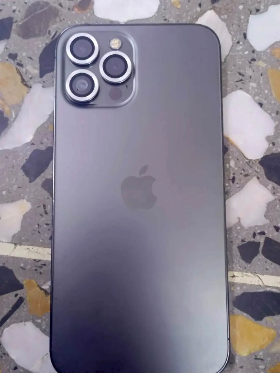 السلام عليكم
آيفون 12 pro max بطاريه 78الجهاز نضيف 99% ذاكره 265 السعر 350 
الهاتف ***********
