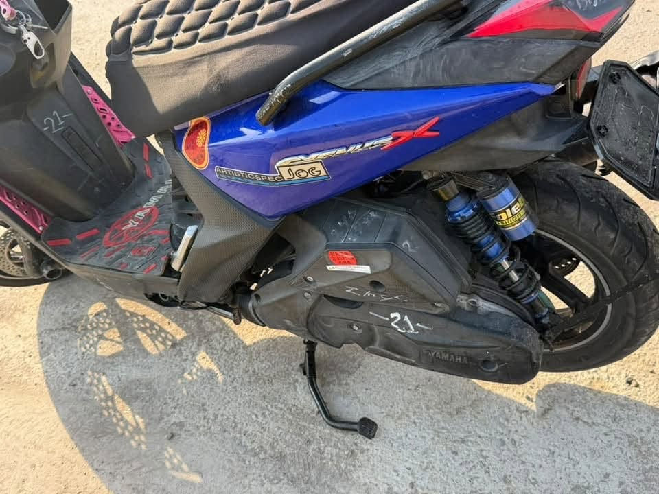 السلام عليكم 
          للبيع دراجه جبلي حديث ٢٣ 
                  بوشه ٥٥ مزوده 
       ( جيب فيتر وتعال افحص )
دراجه جديده جديده ١٠٠٪؜١٠٠
نوزل 
كفاله عامه 
بريك امامي خلفي دسك 
دراجه خير من لله 
مكاني بغداد الكريعات 
رقم الهاتف ( *********** )
