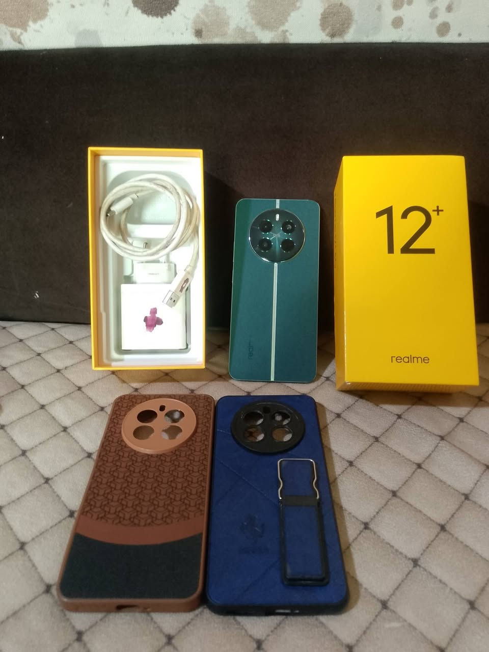 ريلمي 12+5Gجهاز نضيف فرد مره جهاز فقط فتحت  الشاشه بدلت فلاته مال شحن وال باقي وضع شركه ذاكره 512الرام24بطاريا5000 السعر260اوبي مجال التواصل خاص اوعل رقم ***********
***********
