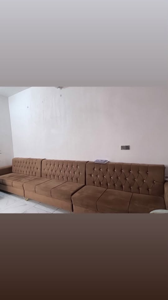 ديوان ١٧ مقعد • ديوان أبيض ١٠ مقاعد • ٦ كوشات جديد