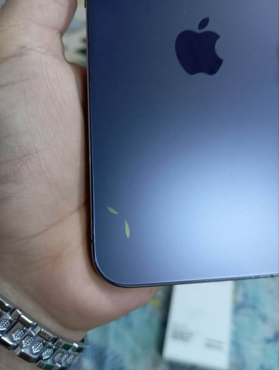 سلام عليكم لبيع ايفون 14برو ماكس جهاز كفاله عامه / نسبه بطاريه 94 بلاديه +) ذاكره جهاز ٢٥٦) نموذج الجهاز M ) ياباني شرق أوسط ) جهاز كفاله عامه بس هاي بل ضهر جهاز زلغ ممبين ( سعر جهاز ٨٣٠ قفل/ جهاز ويا كارتون جهاز اصلي / عنوان البصره معقل ساعه شراي يتصل ***********

نص مكتوب في الصور:
- 12:17 60 حالة البطارية والشحن كما هو الحال مع البطاريات القابلة لإعادة الشحن، بطارية الهاتف قابلة للاستهلاك وتصبح أقل فاعلية مع الوقت. معرفة المزيد... الحد الأقصى للقدرة 94% هذا قياس لقدرة البطارية مقارنة بقدرتها عندما كانت جديدة. قد تتسبب القدرة المنخفضة بتقليل ساعات الاستخدام بين عملية الشحن والأخرى. أقصى قدرة للأداء ستساعد الأنظمة المضمنة في النظام والمكونات في تخفيف آثار الأداء التي قد تلاحظها أثناء التقدم الكيميائي في عمر بطارية iPhone. شحن البطارية المحسن للحد من استنزاف عمر البطارية، يتعلم الـ iPhone من عادات الشحن اليومية، بحيث ينتظر ولا يتجاوز 80% حتى يحين موعد حاجتك إلى استخدامه.