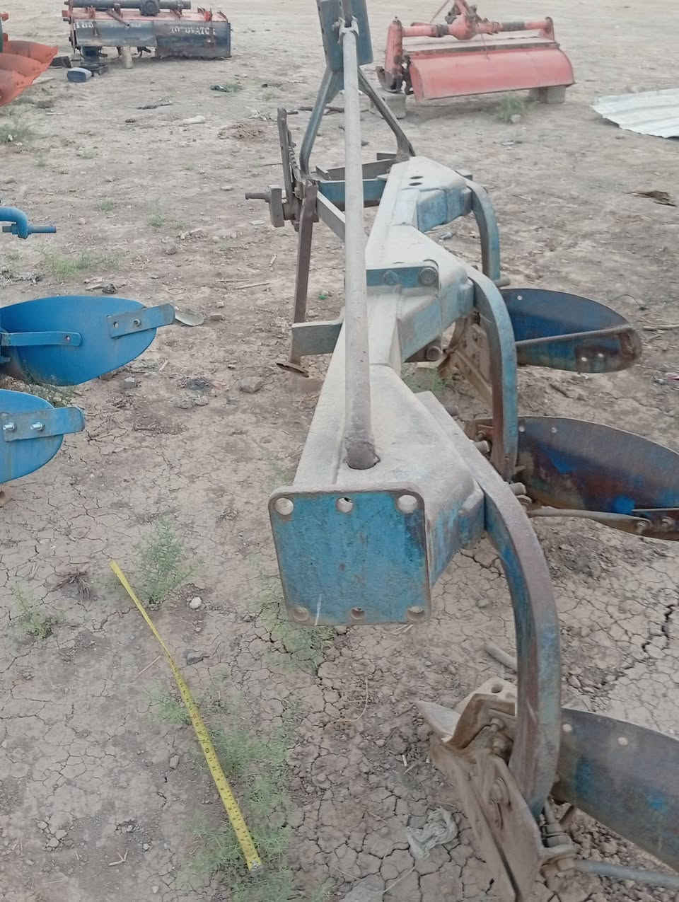 السلام عليكم فدان ناردي أبو الطير مستعمل نظيف للبيع المكان الصويرة لاستفسار اتصل ***********
