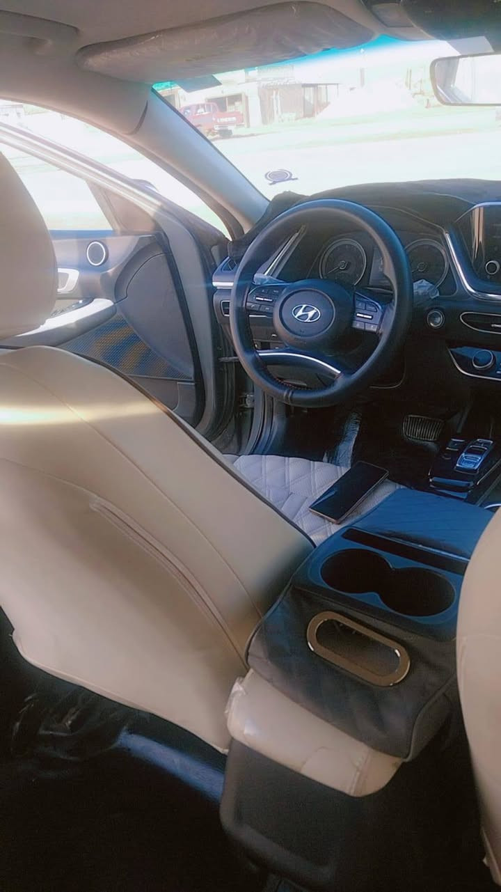 🚗 هيونداي سوناتا 2021 (SEL) وارد أمريكي للبيع
الفئة: SEL
​المحرك: 4 سلندر - 2.5 لتر
​الممشى: 135 ألف كيلومتر
​المكان: الديوانية - الحمزة الشرقي ـ رقم السياره القادسيه
​🛠️ حالة البدن والضرر:
​الضرر: قطعتين فقط (جاملغين أماميات؛ واحد متصلح بأمريكا والثاني بالعراق).
​الأيرباكات: سليمة 100% بشرط الفحص.
​📄 الوضع القانوني والأوراق:
​السيارة باسم معوق (صاحبها حي وموجود بالعراق).
​توجد وكالة عامة حصرية مع حق التصرف جاهزة للتحويل مباشرة.
​🌟 المواصفات والأوبشنات:
​التشغيل: بصمة تشغيل + بصمة أبواب + تشغيل عن بُعد.
​المقاعد: جلد كهربائي + تبريد وتدفئه بالمقاعد.
​الشاشة والعداد: شاشة ذكية + عداد سرعة بالدشبول.
​الحساسات والكاميرا: حساسات أمامية وخلفية + كاميرا خلفية دقيقة.
​أنظمة السلامة والمساعدة:
​تحديد مسار (Lane Keeping Assist).
​نظام مانع التصادم / كتم الخطورة.
​رادار النقطة السوداء بالمرايات (Blind Spot).
​المظهر الخارجي: ويلات تحوير شكل مميز وجميل + تايرات جديدة.
​السقف: بدون فتحة.
​💰 السعر والتواصل:
​السعر المطلوب: 150 ورقة ($15,000) وبيها مجال بسيط
​للتواصل والاستفسار: ***********
                       : ***********
