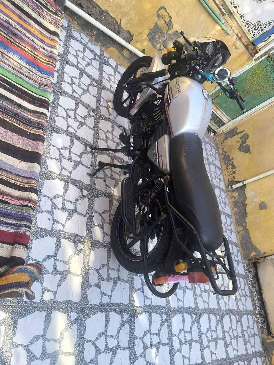 السلام عليكم عيني دراجة البيع مكفولة كفالة عامة وكلش نظيفة ***********
***********
