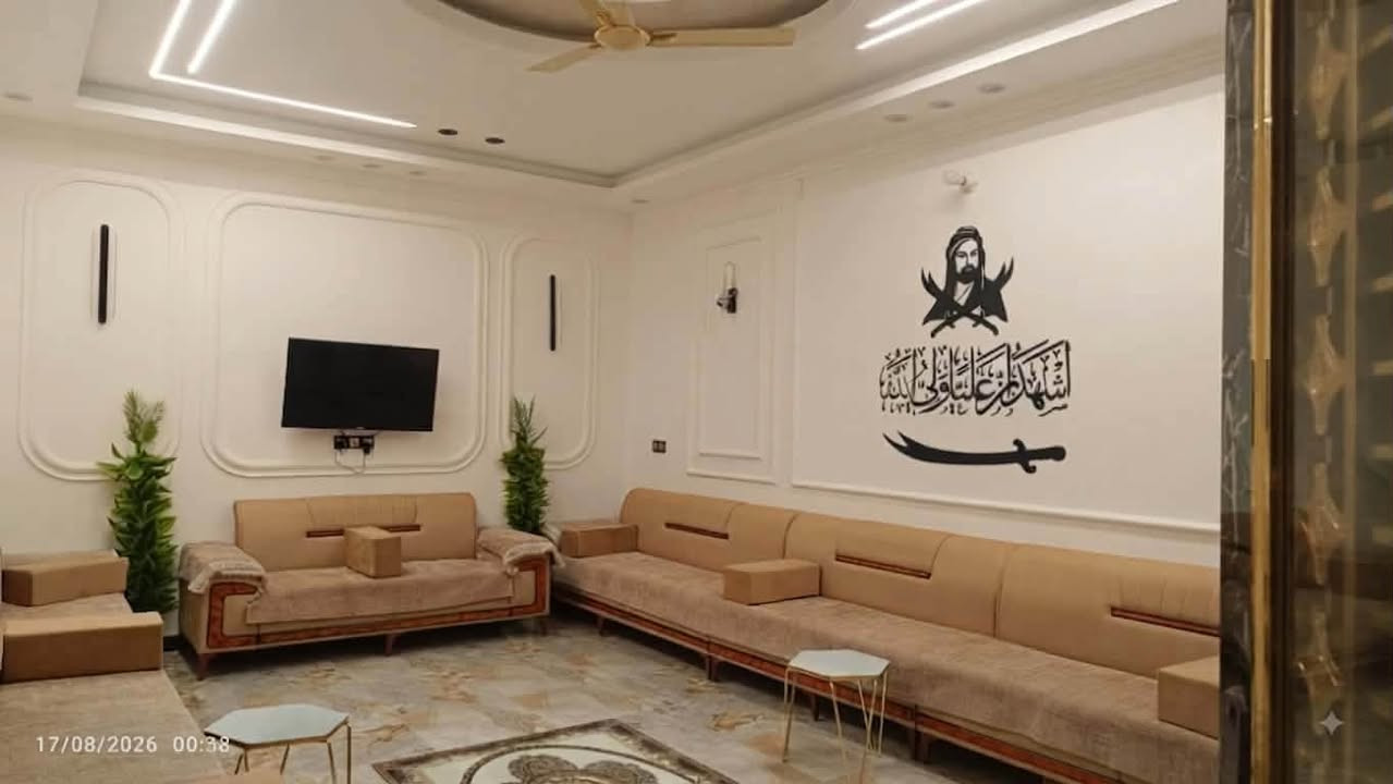 السلام عليكم 
دار للبيع في الهاشمية حي الامير ال95  🏡 
طابو صرف طابقين 200 متر  يقع على شارع 15 باتجاه مديرية تربية الهاشمية
التفاصيل:بناء طابوق وصب كونكريت للطابقين بناء سنة 2022 .
الارضية بورسلين الاسباني .
الابواب والشبابيك سل ستيل تركي 
جبس درجة ممتازة ونقوش عصرية
منظومة ستلايت 
منظومة سبالت
منظومة كاميرات
منظومة حشرات
منظومة انترنيت
عدد الغرف مع الابعاد:
استقبال 7×4
مطبخ 5×5
صالة 9×4 في الطابق الثاني كذلك
غرفة نوم عدد4
مجمعات صحية عدد 3
بيتونه 6×4 
درج داخلي عدد 2 
السطح فرشي 
#السعر_215  
للاستفسار زيارة مكتب الوسمي للعقار -الكائن في الهاشمية حي العسكري شارع ابو سلام -بجوار محلات سيد مظفر
***********اتصال
                                                     ***********واتساب
ابو زيد الجبوري
