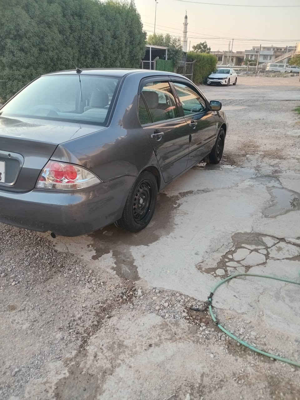 للبيع لانسر ٢٠١١ الشركة العامة رقم بغداد انكليزي بأسمي سنوية وهزة جديدة محرك وكير وتبريد تمام صبغ بنيد ودعامية امامية فقط ماشية ٩٦/الف السعر /٨٥ ورقه/ العنوان بغداد الغزالية  ***********
