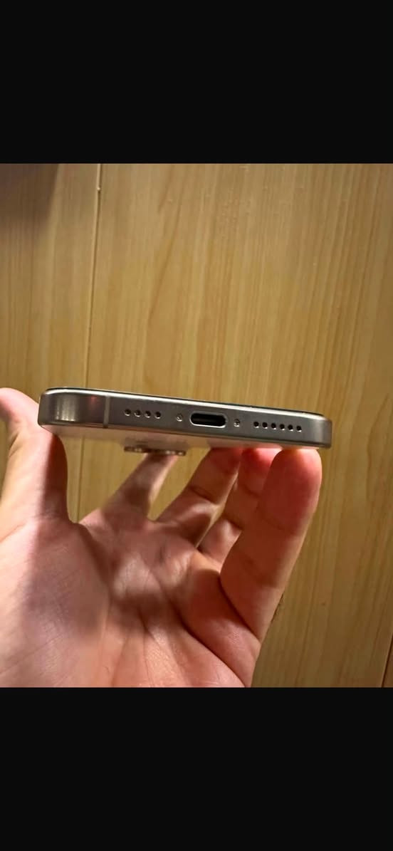 مساء الخير اخوان
ايفون 16 برو ماكس ماستر شرق اوسط للبيع ب 1400 

ذاكرة 256 
🔋 97 
الجهاز بلاد كلشي ما مبدل بي 

مكاني بغداد البلديات شارع المصرف 

للتواصل واتساب او اتصل ***********
