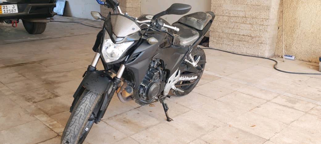 سلام عليكم ورحمه الله وبركاته دراجة  CB500F موديل 2019 كفاله عامه من كهربائيات الى كير الى محرك كلشي ما مفتوح بيها جاهزة مجهزة عنواني الصليخ قرب جامع الفرقان السعر 15ورقة وبيها مجال بسيط لليحب يستفسر ***********