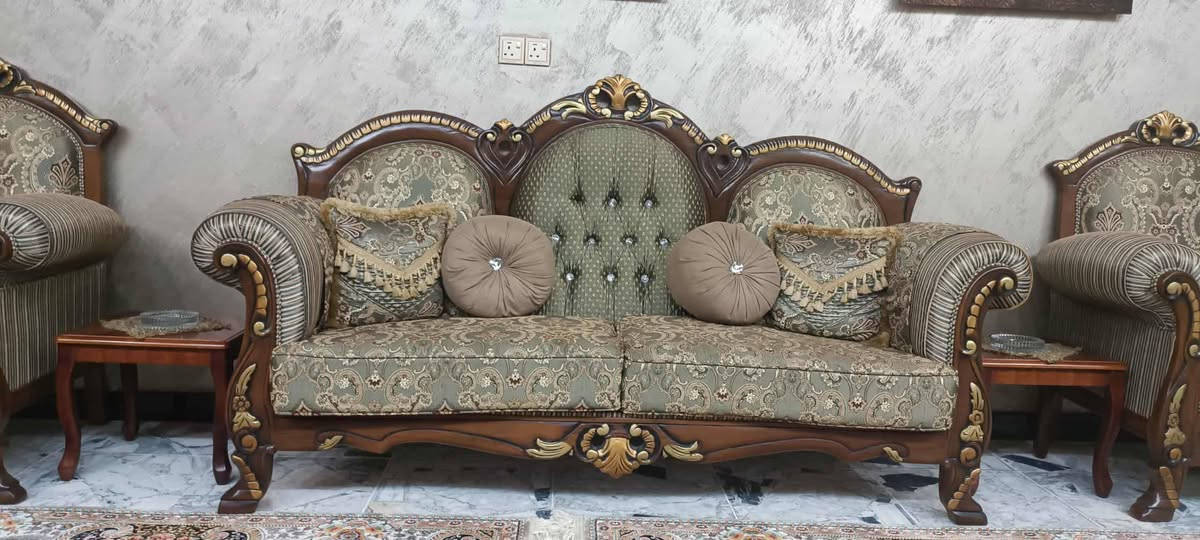 السلام عليكم. تخم للبيع إيطالي نظيف حيل اخو الجديد وزن ثقيل 10 مقاعد. السعر مليونين و بي مجال
مكاني الحلة مركز المدينة للأستفسار ***********
