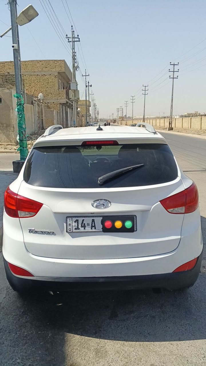 السلام عليكم. توسان موديل 2016 امريكي فول مواصفات بدون حادث فقط خشم البنيد كسنات جلد تدفئة تبريد رقم دولي جاهزة من كلشي حدادية جديدة تخم تاير جديد كير مكينة فقط البنيد مصبوغ 
سنوية 2029 مكانها في ميسان مركز 
السعر 130 وبيها مجال 

***********
