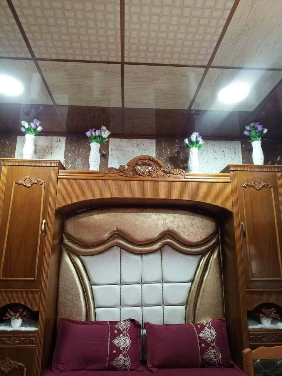 سلام عليكم قرفه اخشاب للبيع 6ابواب خشب ثقيل ونضيفه حيل الشراي يتصل عل رقم ***********
