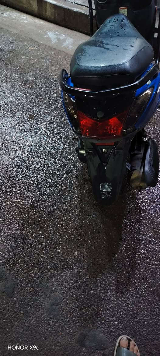 السلام عليكم دراجه اكززzحديث السعر ١٢٠٠ الف دراجه بحالة الوكاله *********** متواجد واتساب
