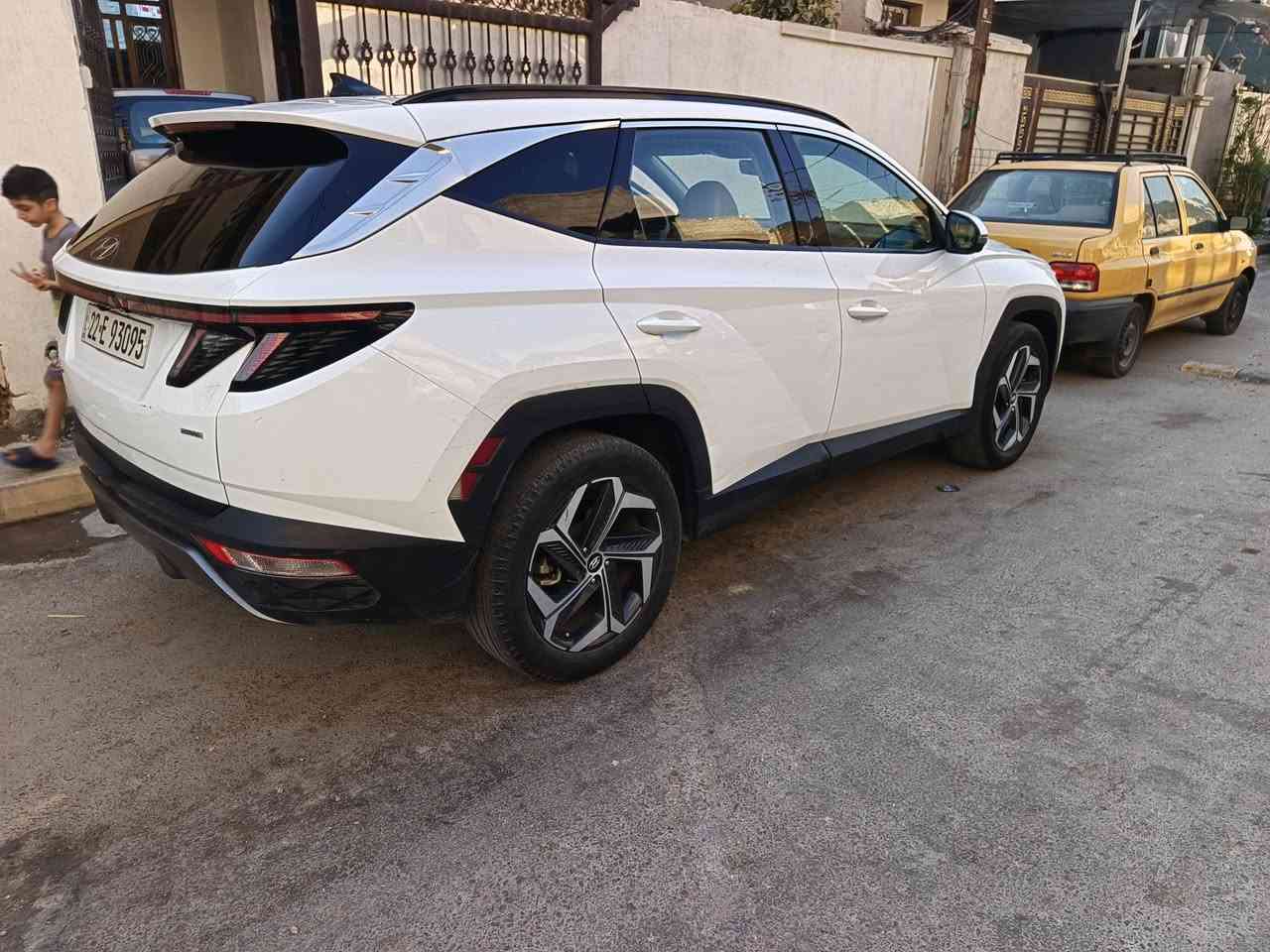السلام عليكم  
توسان 2023 لمتد vip فول الفول امريكي السياره  بدون حادث فاتحين الدعاميه وسرقة البنيد 
    رقم اربيل الدولي الجديد تحويل ثاني يوم  السعر 159$ سعر جداً مناسب بلعافيه على ياخذهه 
 مكان السياره الكراده 
وارد أمريكي الحادث جاملغ والبنيد  باب الوره
للاستفسار ***********  وات ساب
                         ‬‏         
المواصفات LIMITED VIP
1- بصمة تشغيل 
2- بصمة ابواب لمس دخول ذكي 
3- بنوراما على طول السيارة 
4- صندوق كهرباء شفط 
5- كامرات 360 درجة ( جانبية - امامية - خلفية ) 
6- كامرات مع الاشارة 
7- السيارة تتقدم وترجع ب البصمة 
8- تبريد تدفئة كشنات 
9- كشنات جلد كريمي 
10- كشنات كهرباء 
11- اضواء محيطية 67 لون اختياري 
12- كشنات خلفية هيتر 
13- مرايات تعتيم ذاتي 
14- ابل كار بلي 
15- اندرويد اوتو 
16- شاشة دجيتل 3 اشكال للقيادة 
17- اشاير ترحيب 
18- اضواء امامية LED زنون 
19- اضواء خلفية LED
20- هوك خلفي 
21- فول اوامر صوتية 
22- جامات اوتو 
23- قطعتين تبريد 
24- اشارات ب المري
25- كير دكم 
26- شفتات ستيرن 
27- تحكمات ستيرن 
28- السيارة فور ويل 
29- محرك 2500 المرغوب 
30- هاند بريك بصمة 
31- شحن واير ليس 
32- منافذ شحن 
33- اوتو هولد 
34- تشغيل عن بعد 
35- السيارة اوتو بارك 
36- حساسات امامية 
37- حساسات خلفية 
38- كير AT المرغوب 
39- رادار امامي رادار خلفي رادار جانبي 
40- نقطة عمياء 
50- خزن ميموري
وبعد بيها هواي مواصفات
