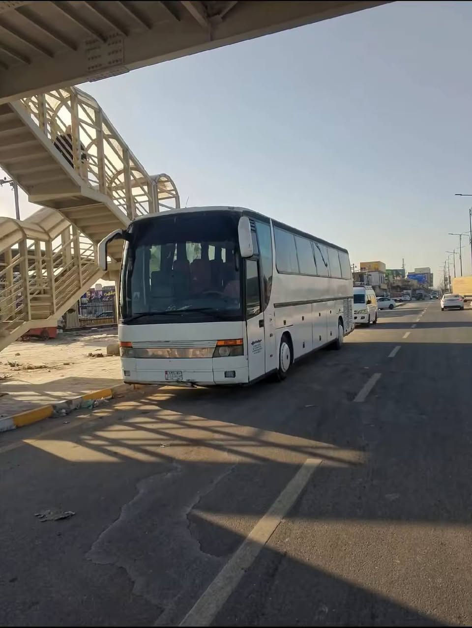 السلام عليكم باص للبيع 2000مجوعه قوايش 
مكينه ستندر جديده تخم تاير تبريد شبح خير من الله 
السعر 90مكان النجف ***********
