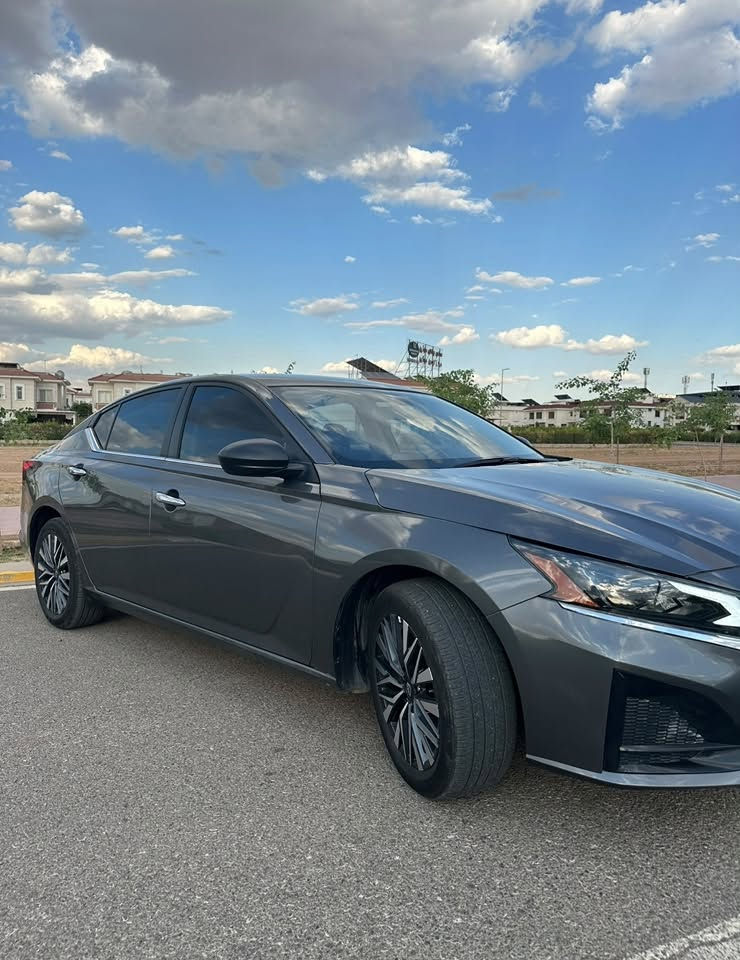 Nissan Altima 2025
SV AWD

شاشە کامیرة رادار ٣٦٠

٢ قطعة سبغ 
کیر محرک کهربائي شرط

سعر 14800$
مکان اربیل

***********
***********
