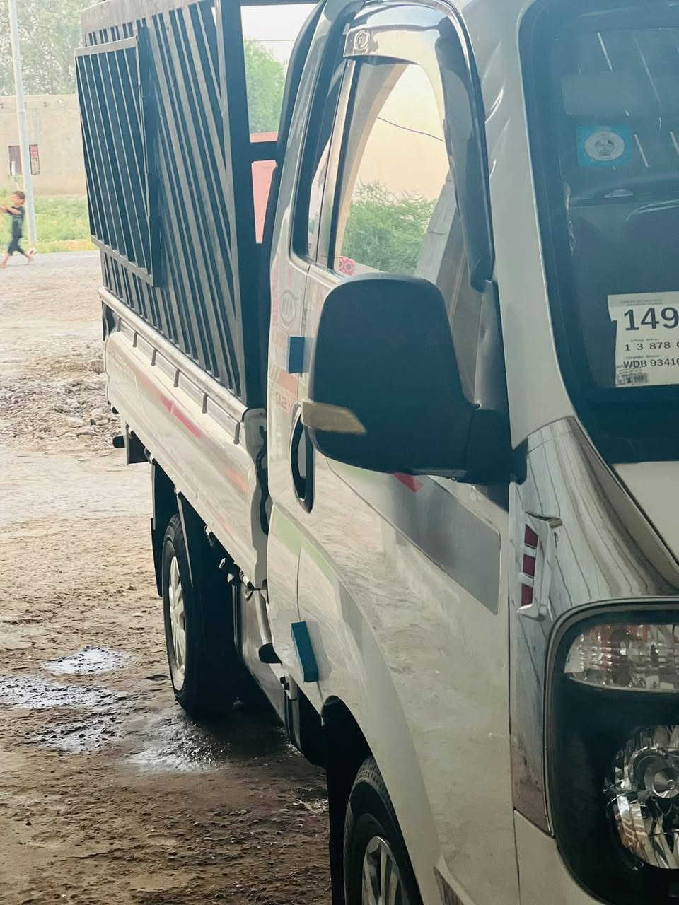 كيه ٢٠١٩ بيها باب السايق بدل وشويه صبغات بل مصطره محرك وكير مكفوله رقم واسط انكليزي بسامينه محجره تخم تاير جاهزه السعر ١٠٧ وبيها مجال لشراي مكان السياره واسط صويره ***********
