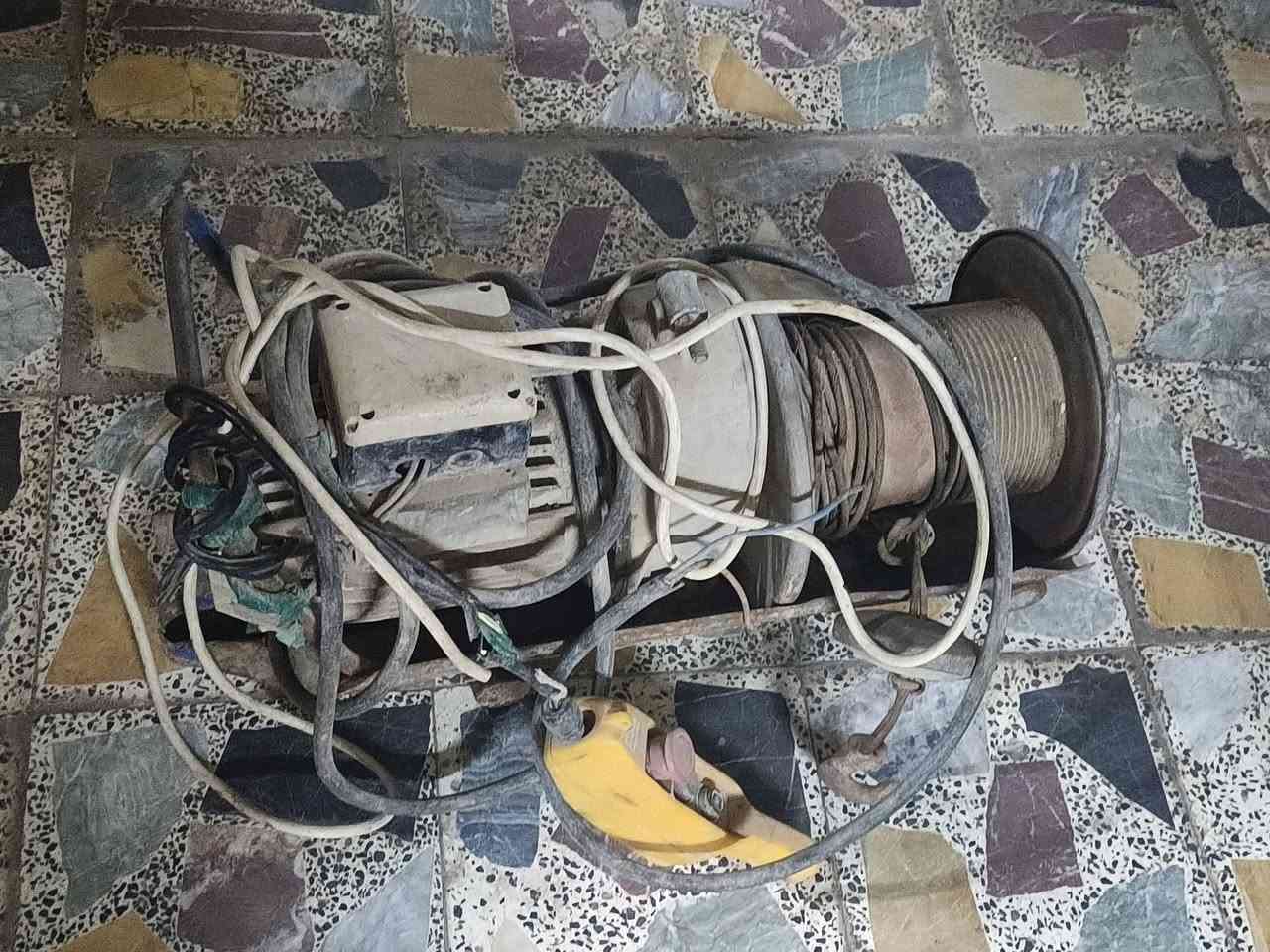 ونجات العدد ٢ 
ونج ايطالي مستعمل مثل ما موضح بل صوره 
سعر الواحد ٣٥٠ بي مجال 
*********** للاستفسار اتصال
