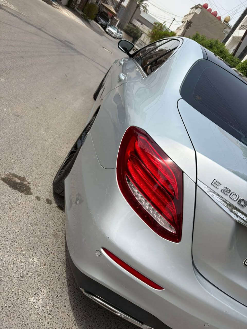 مرسيدس بينز
E class 200

موديل 2018

ماشيه 120

الماني  وكالة بدون حادث مكفوله 

رقم دهوك باسمي 
مع باج تضليل لغاية ٢٠٢٧
 سونار موجود بلمنشور 
الاستفسار 
***********
مكان السياره بغداد المنصور  او العرصات 
السعر المطلوب 
27500$
