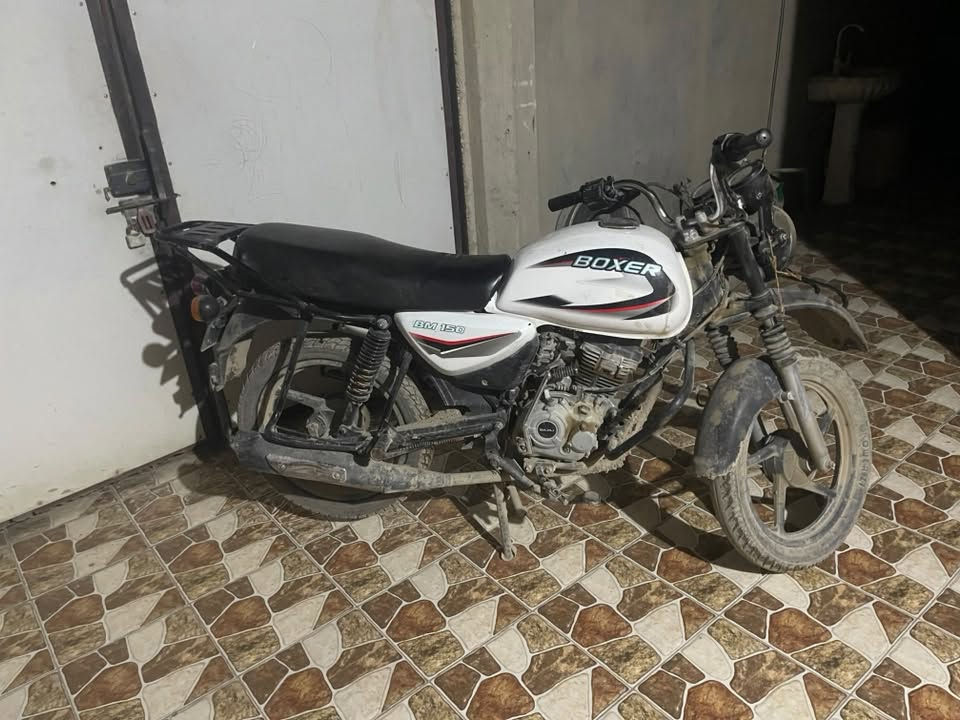السلام عليكم بوكسر جبلي ٢١ كلك هندي اصلي 

كهربائيات شغاله حته السلف عايزها ترتيب ابيعها كوم حديد ب٤٥٠ الف وبيها مجال 

للاستفسارات 

‭***********‬
