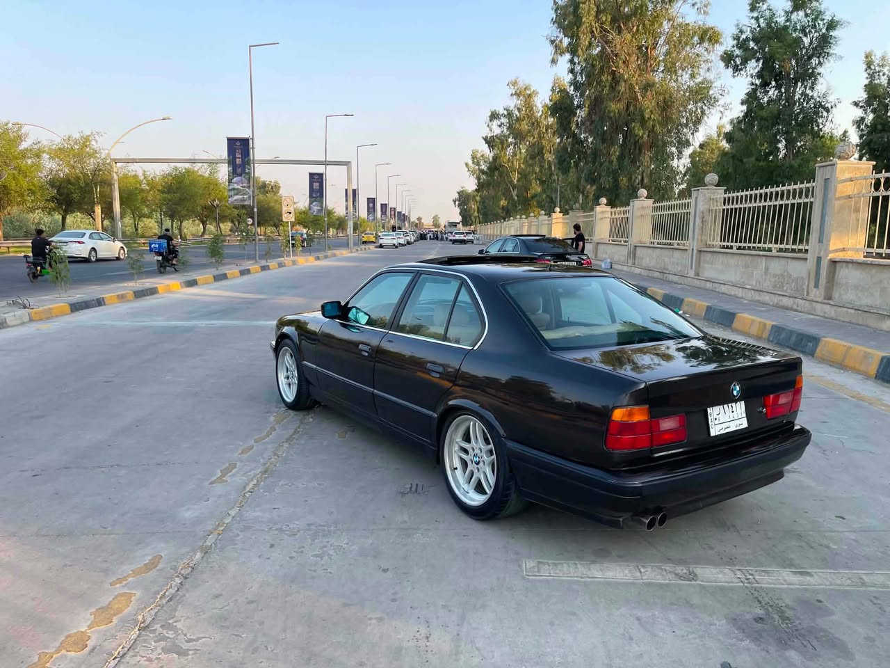 للبيع BMW 520
سيارة جديده 
صبغ جماليه 
محرك كير شرط
تبريد ثلج 
داخل جديد 
سلايت 
جامات كهرب
سعر 48
موصل 
الرقم ***********
