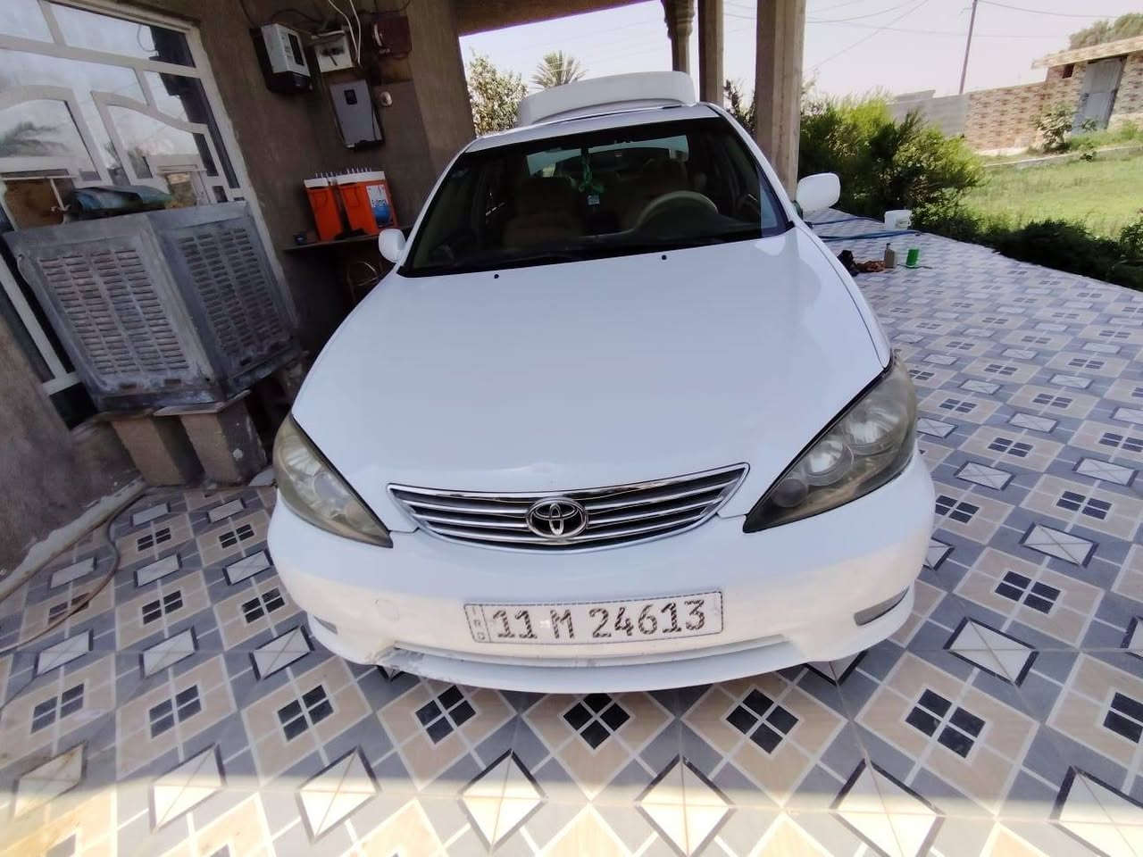 سياره للبيع تيوته كامري موديل 2004
. محرك 6 سلندر 
فول نضافه مواصفات 
السياره مكفوله كفاله عامه من صبغ ومن اي ضربه 
مواصفات السياره 
بيها تبريد بارد ثلج 🥶
تبريد ثلاث قطع 
سياره نضيفه بمعنى الكلمه 
بيها حساسات اماميه وخلفيه 
تايرات جديده 
السياره احلا من الصوره 
المكان: صلاح الدين قضاء الضلوعيه
سعر: 130 $ وبيها مجال 
الاستفسار الاتصال على الرقم***********
