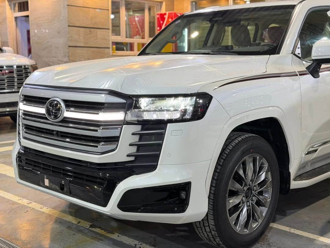 لاندكروزر GXR-S • ٢٠٢٦ • في6
