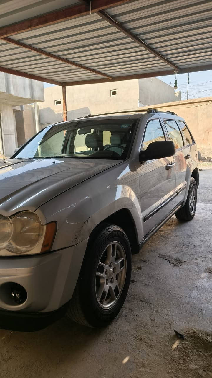 السلام عليكم للبيع جيب لاريدو موديل 2007 أمريكي بيها باب وجاملغ رقم صلاح الدين دولي محرك V6 3.7محرك وكير شرط صدر تواير شرط تدفئه تبريد شغال شرط الوكالة والتحويل السعر 65 وبيها مجال للاستفسار الاتصال ***********
