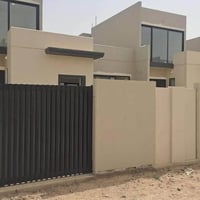 مجمع البحيرة • قرب مطار بغداد • ٢٠٠م