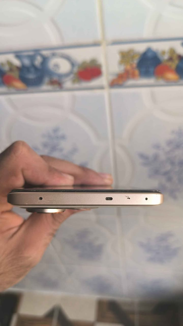 Realme 15 pro 5G
512GB
Ram 12+14
%99xawen
Android 16
Be ashya 
Tanha kavaru lazgay shashay pewaya
Nrxi470 w majale kam
La karkukm gayandn haya bo hamu shwene ba 10 hazar

____________________________

Realme 15 Pro 5G
512GB
Ram 12+14
أندرويد 16
 نسخة عالمية دبل سيم
مكفول 
نضافة 99بالمية
بدون ملحقات مجرد غلاف+ لاصق شاشة اصلي 
السعر :470 الف ومجال بسيط
مكاني كركوك اسرى مفقودين ، فرع كاهي الوليد
*********** كركوك, العراق
