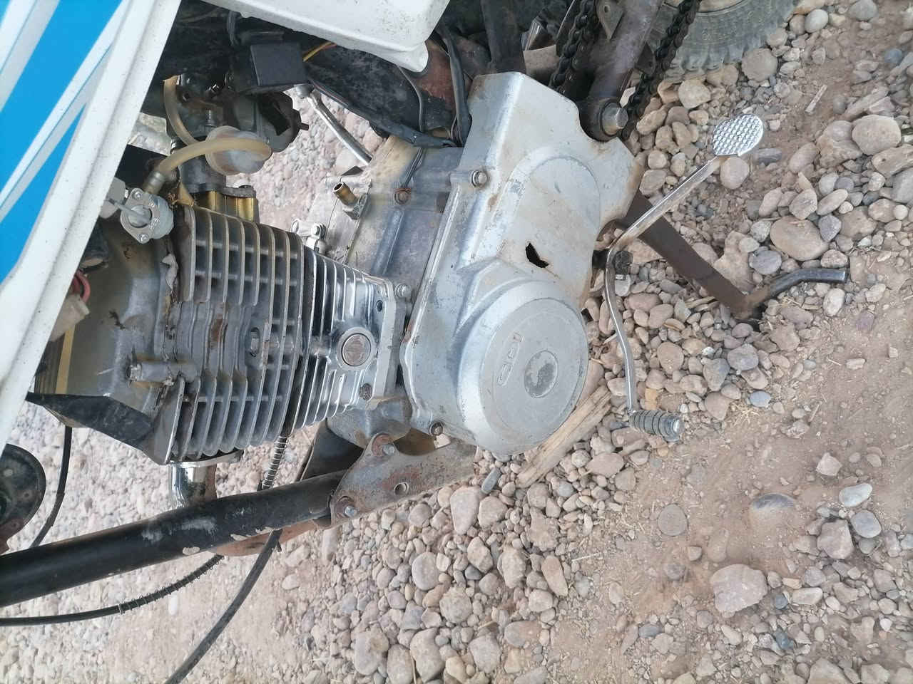 السلام عليكم يوجد ماطور للبيع شرط شغال نضيف جدام العين سعرو مناسب للتواصل ***********
