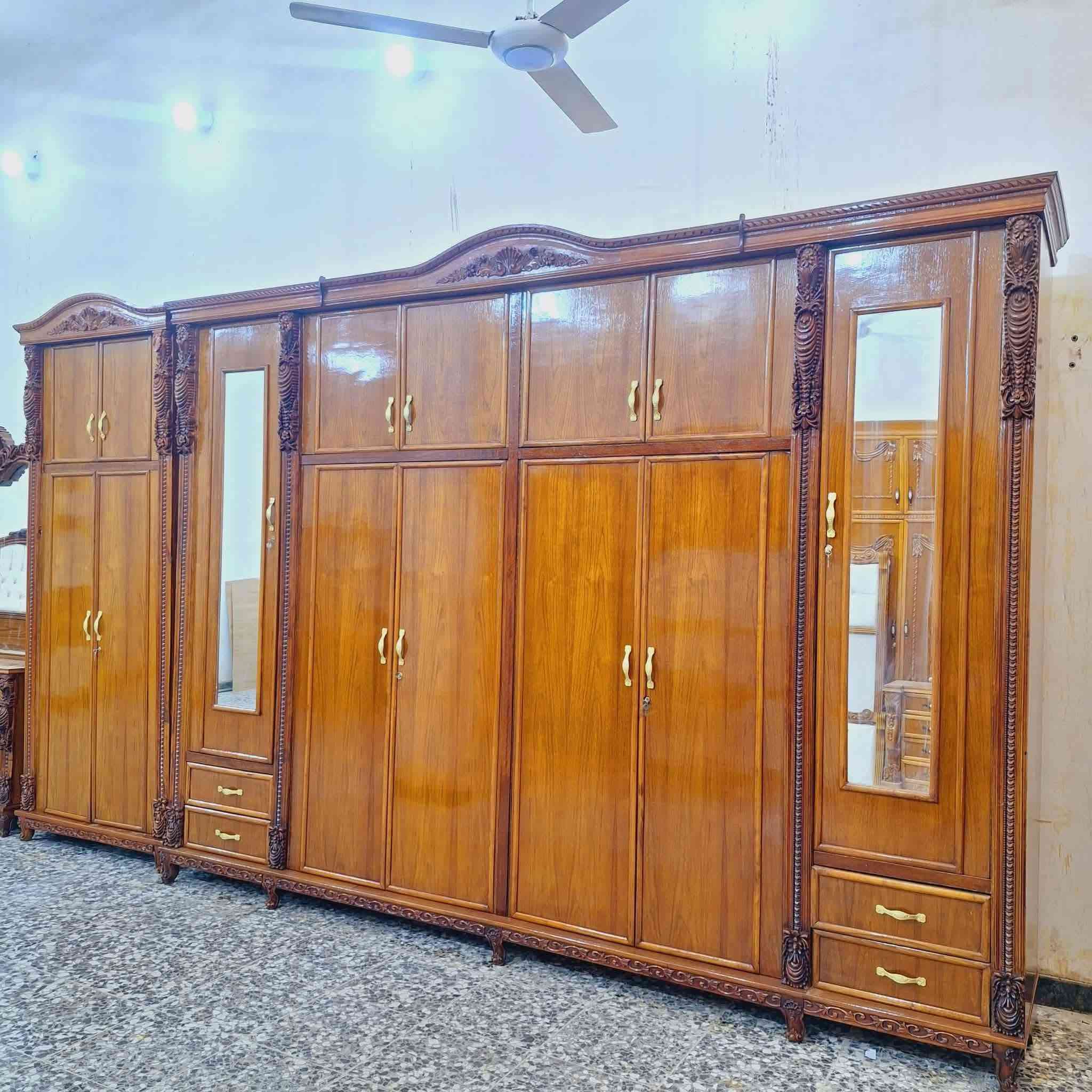 غرفه ست ابواب ملحق داخل خارج صاج الخارج٥ملم والداخل ٤ملم الضهر جرجوبه برغي القاعده والسكف بلوك صاج النقوش كلهة زان الدنك زان الغرفه كلهة لوكنز جعب غزال غرفه جدآ ثقيله نضافتهة 99 بالميه العنوان بغداد البلديات للحجز والاستفسار الاتصال على وات ساب ***********
