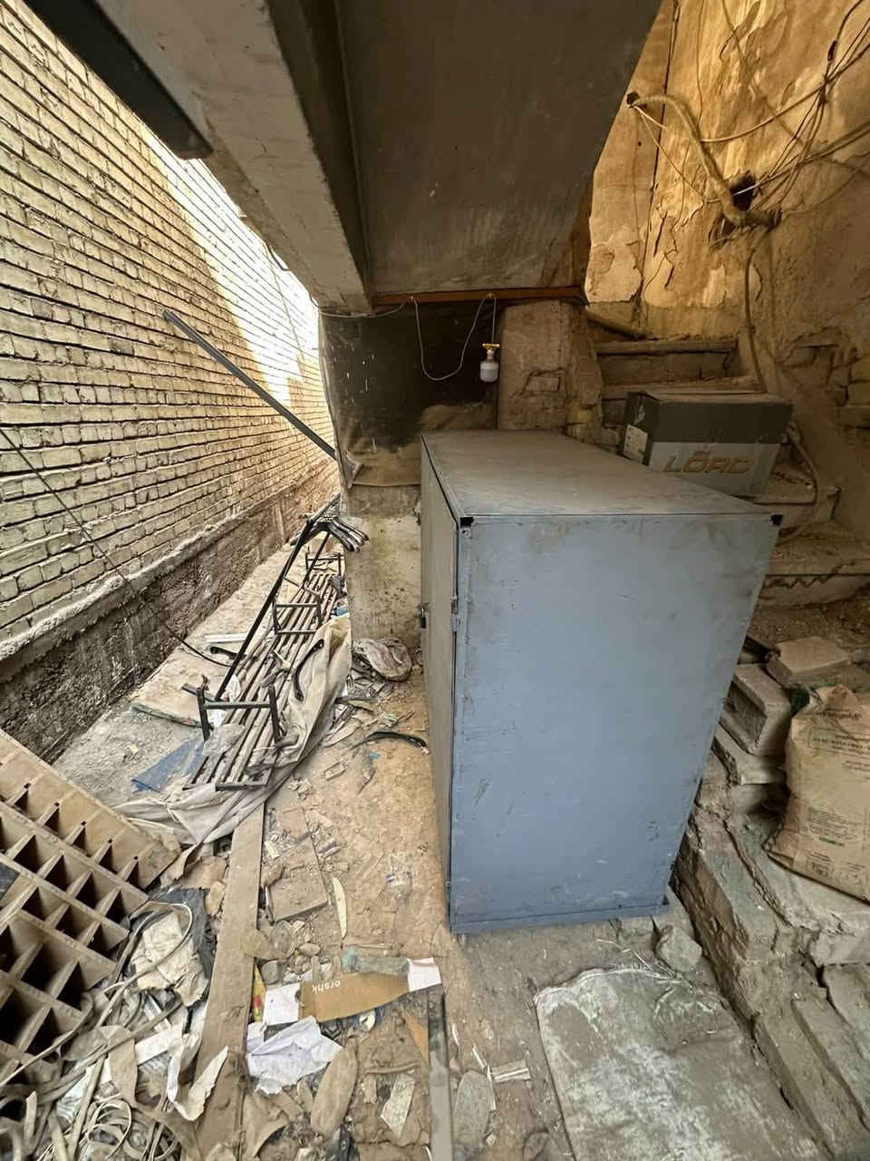سلام عليكم صندوك حديد قبل فتره فصلته وهسه اريد ابيعه اليفيده خل يطيني سعر مكاني بغداد مدينه الصدر
***********
