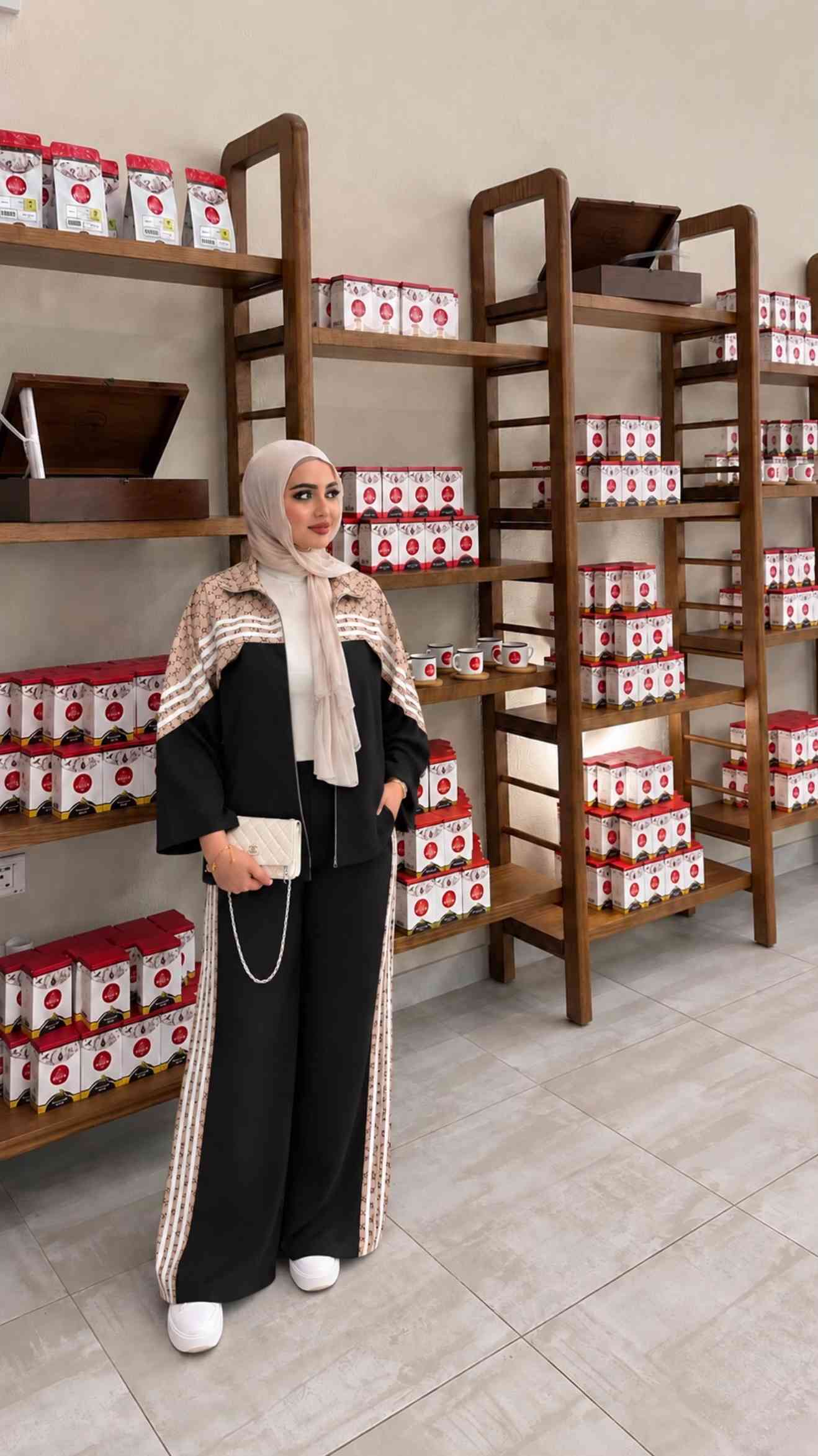✨ مجمع علي البيروتي ✨ كل قطعة تحمل ذوقًا مختلفًا. 🤍 🦌 سوت قطني         💰 —:25 آلاف دينار. 📏 المقاسات: 38 - 40 - 42 - 44 - 46 - 48. 🚚 يتوفر توصيل إلى جميع محافظات العراق. 📞 للحجز والاستفسار: *********** *********** ✨ الأناقة تبدأ من التفاصيل.ء
